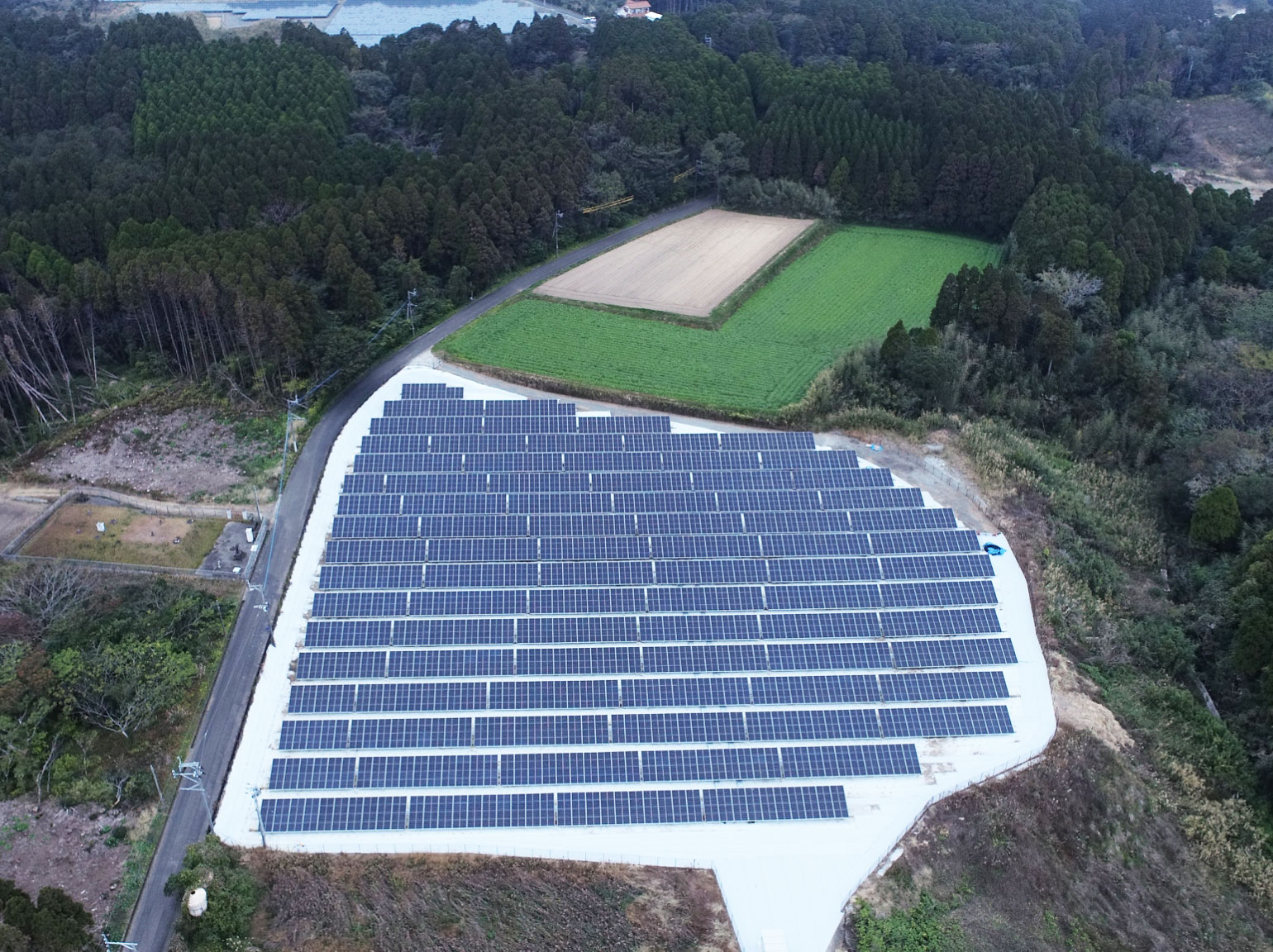 ミタルダ・イクシア頴娃別府H2太陽光発電所